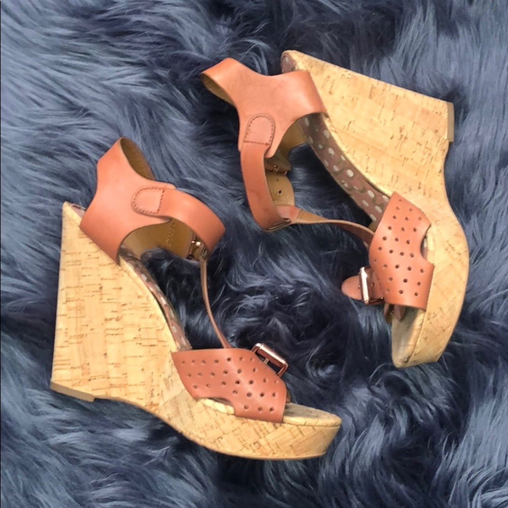 Summer wedges with a nice nude color